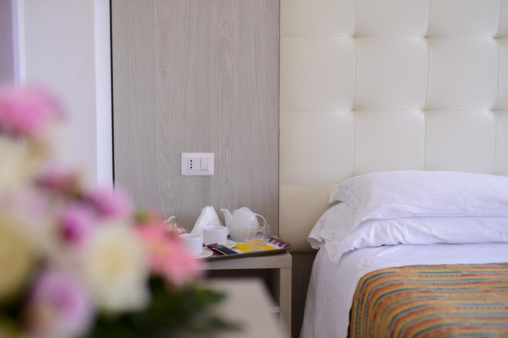 Hotel Suisse Milano Marittima Chambre photo